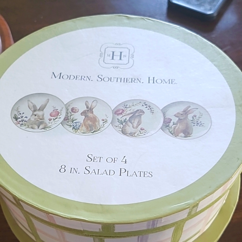 Set of 12 (4 plates sets) Bunny plates. 8 in.
